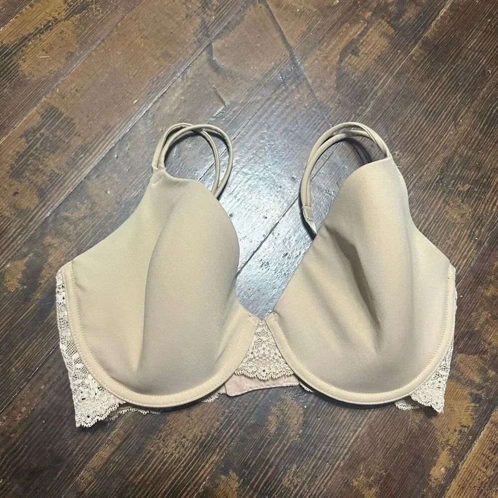 Wacoal retro chic full figure lacy unlined nude 34DD sexy bra